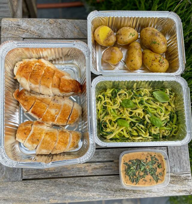 Blanc de poulet sauce à l'estragon, tagliatelles de courgettes, pommes de terre #pouletestragon #homemadefood