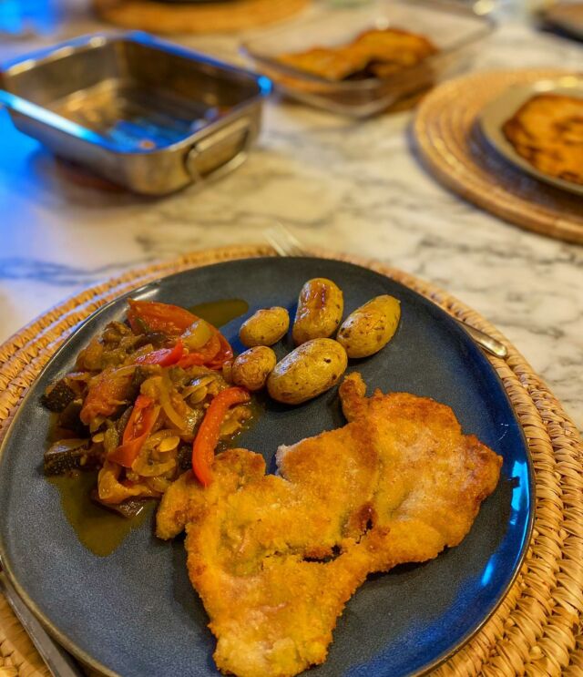 Sauté de porc pané, ratatouille, pomme de terre rôtie #homemadefood