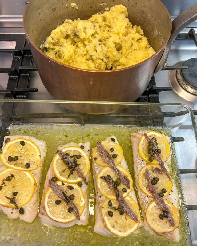 Cabillaud au citron et anchois, purée aux olives, épinards #cabillaud #homemadefood