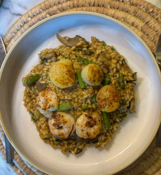 Risotto de scampis et saint jacques, pleurotes et asperges vertes #risotto