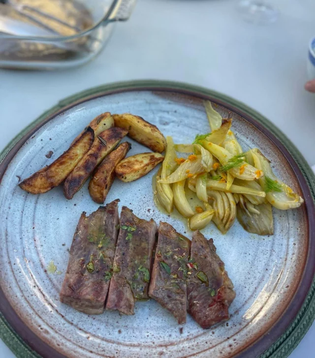 Porc ibérique, fenouil rôti à l’orange et au miel, pommes de terre rôties #kamado