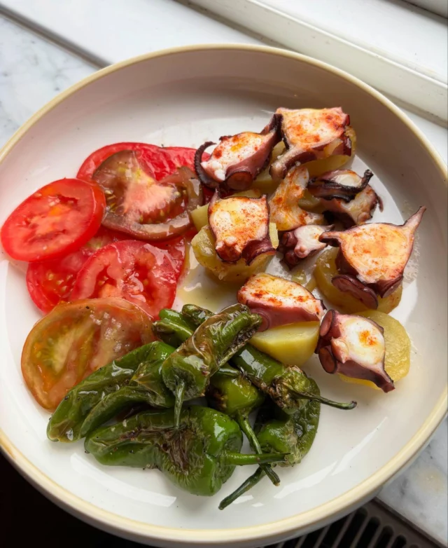 Poulpe alla gallega, pommes de terre, padron, tomates