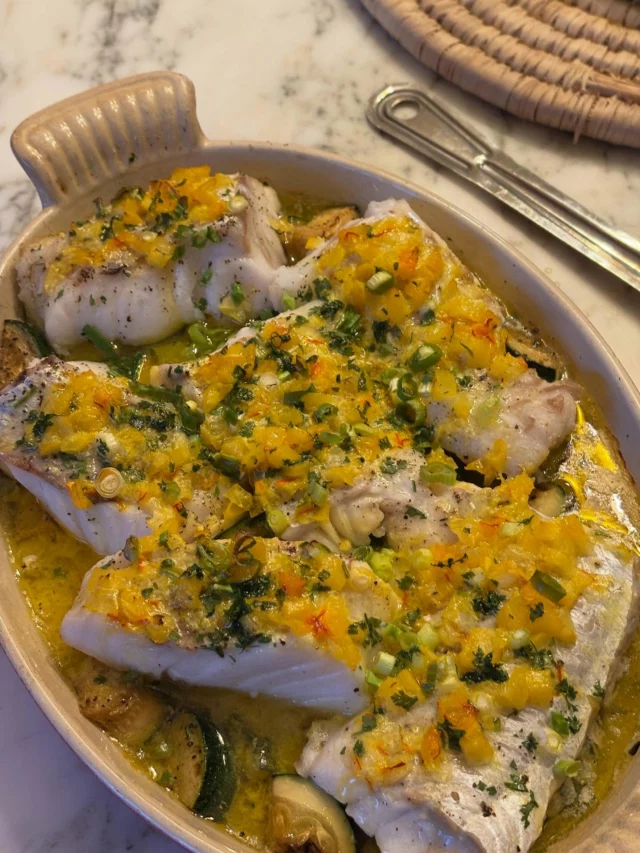 Cabillaud au beurre de citron confit, poireaux, courgettes, purée