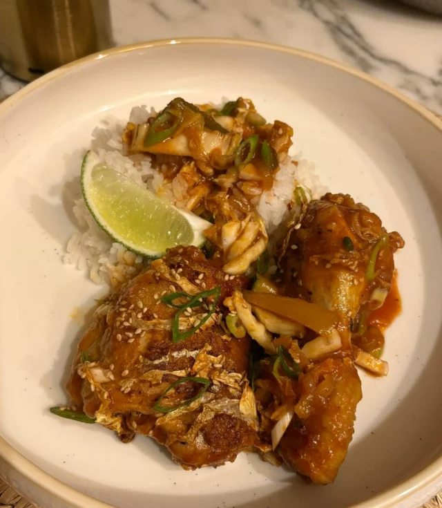 Ragoût coréen aux cuisses de poulet, riz blanc