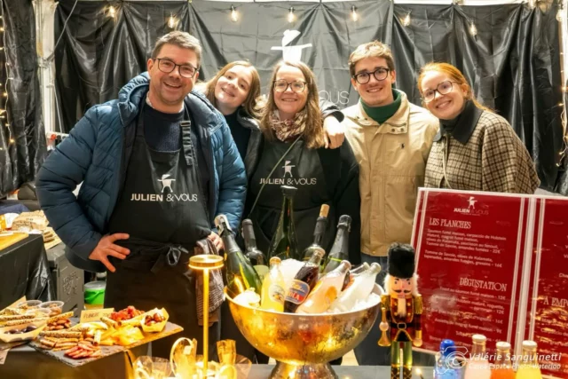 🎄Joyeux Noël 🎄
Toute la famille Julien & Vous vous souhaite de très belles fêtes, remplies de moments gourmands, de partage et de bonheur !
Merci pour votre confiance tout au long de l’année !