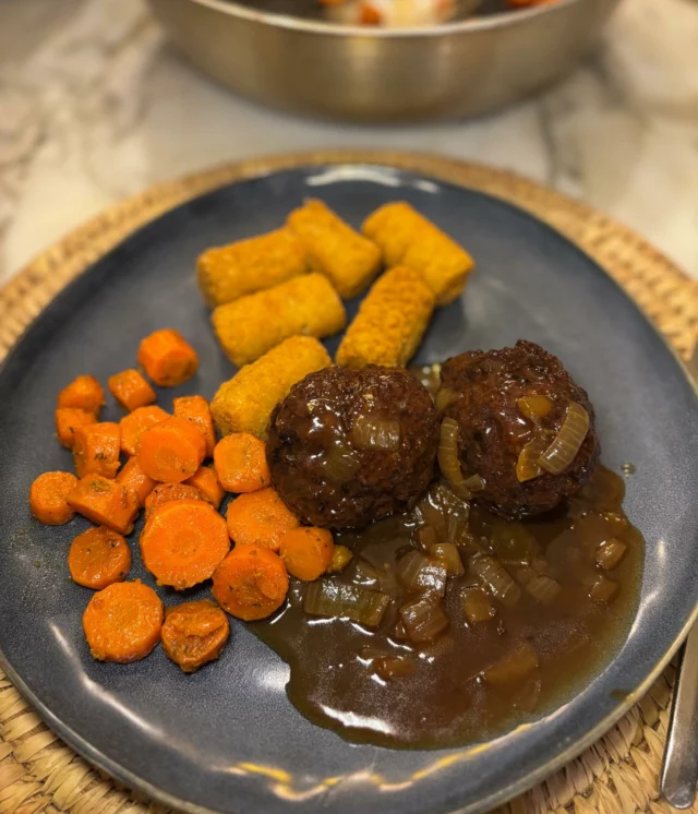 Boulets liègeois, carottes au cumin, croquettes