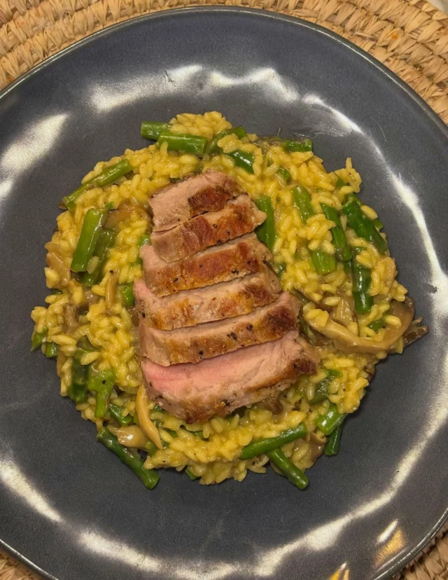 Risotto au porc ibérique, pleurotes et asperges vertes