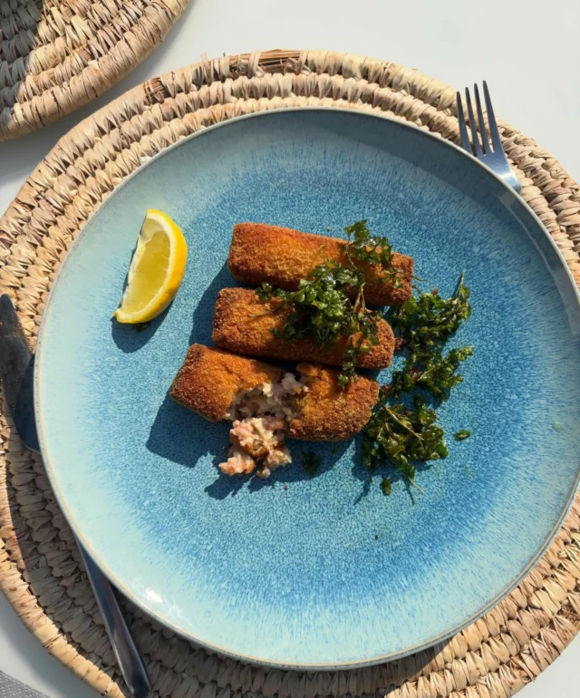 Besoin d’un lunch, d’une entrée ou d’un repas qui fait plaisir ? 🦐 
Les croquettes aux crevettes sont toujours disponibles sur demande et ça fait tellement plaisir pour un dimanche midi parfait par exemple ☀️