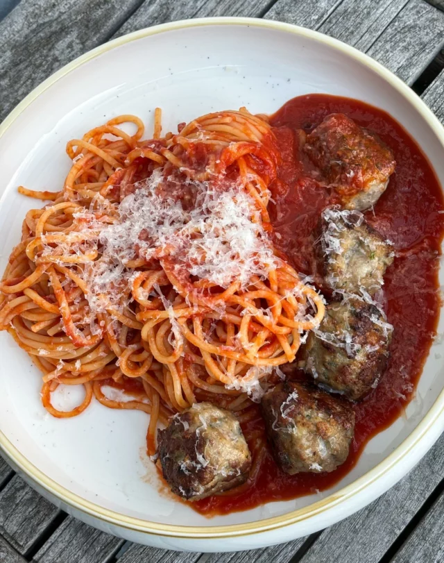 Polpettes à la sauce tomate, spaghettis