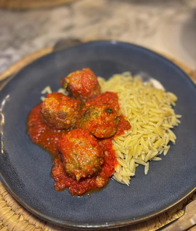 Tajine de keftas à la tomate, orzo